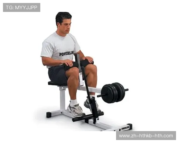 坐姿下拉训练器使用方法与背部肌群激活训练